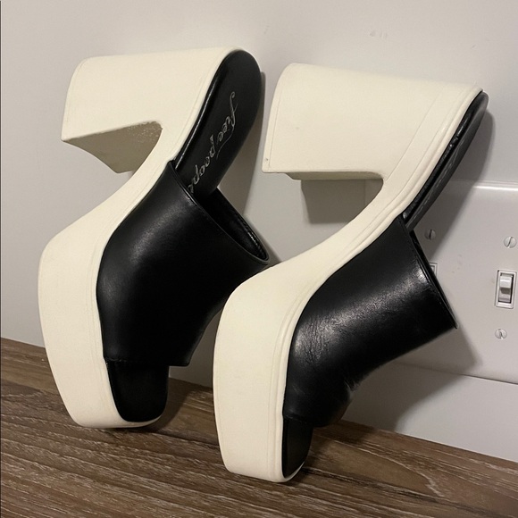 Free People Zoe Platform Slide Sandal Size 6 BlackCream Chunky Boho Romance Edgy - Picture 7 of 10